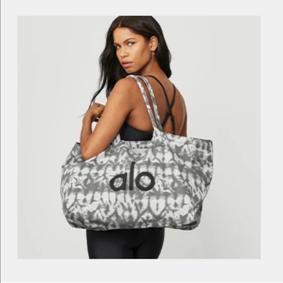 ALO Yoga Handbags - Alo yoga heavy duty shopper tote workout bag grey white tie dye + bra pad insert